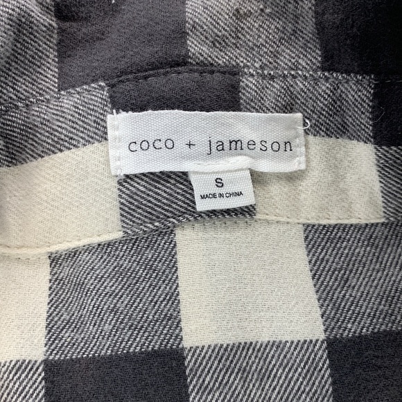 Coco + Jameson Plaid NWT lace sleeve size small - Picture 3 of 10